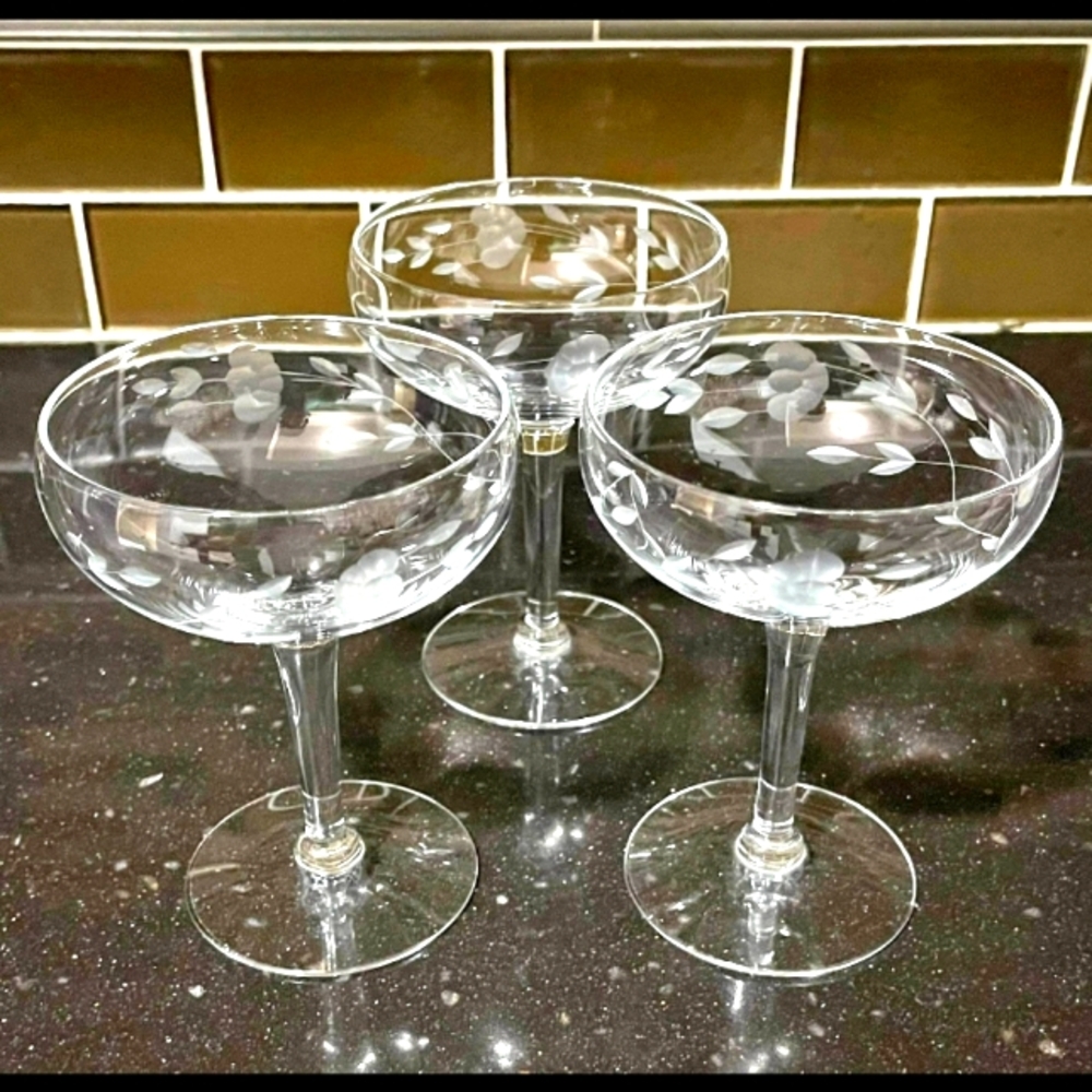 New Princess House Champagne Glasses - Set of 3